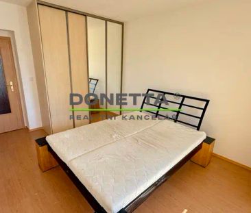 Pronájem bytu 2+kk, garáž, balkon, lodžie, Ve Stromovce, Hradec Krá... - Фото 6