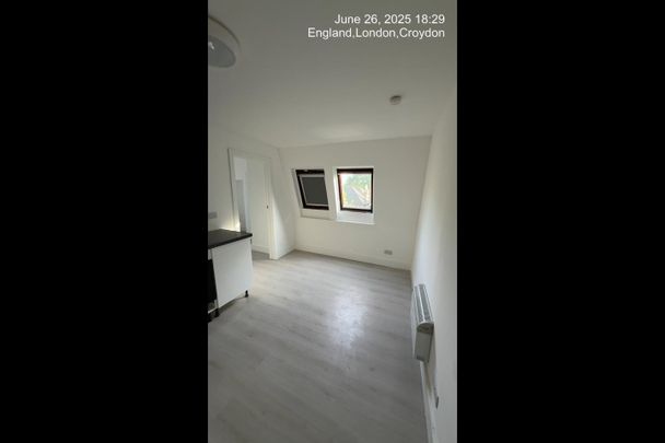 1 Bed Flat, Whitworth Road, SE25 - Photo 1