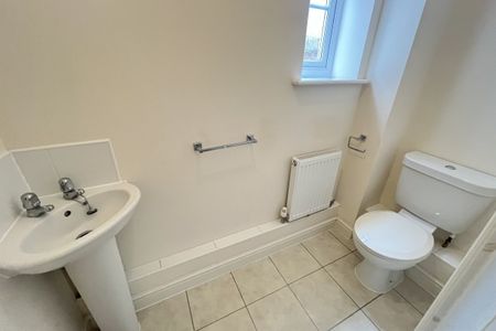 White Street - Photo 3