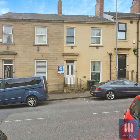 1 bedroom in a house share to rent - Photo 3