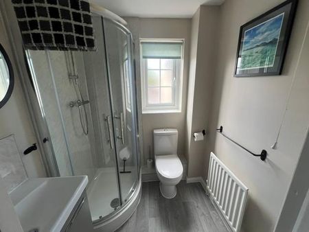 2 bedroom end of terrace house to rent - Photo 5