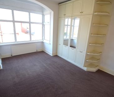 To Let 2 Bed Apartment - Photo 5