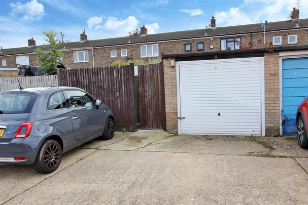 3 bedroom terraced house to rent - Photo 1