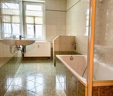 Wohnung in Auerbach - Bad mit Dusche und Wanne - Einbauküche - Stellplatz!! - Foto 4