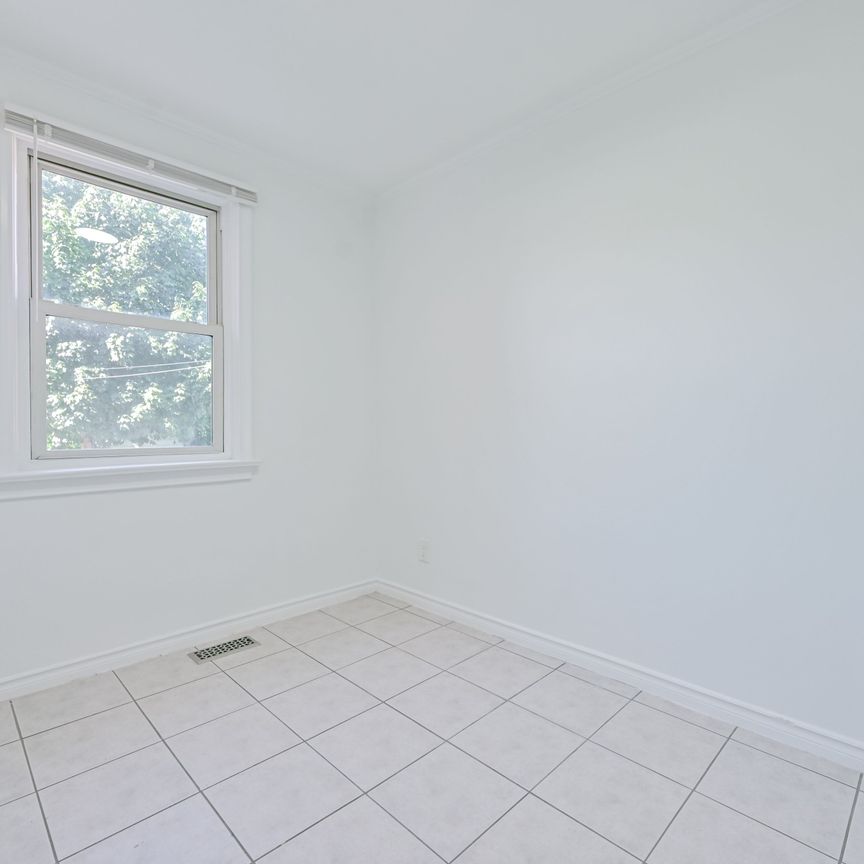 For Lease - 20 East Drive, Toronto, Ontario - Photo 1