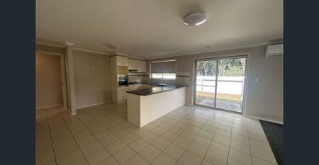 Spacious Three Bedroom Home - Photo 4