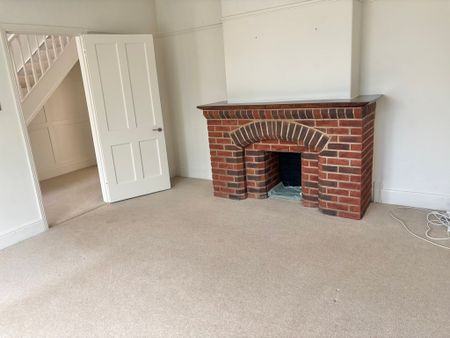 4 bedroom Semi Detached Four Bedroom House to rent - Photo 5