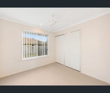 Family Brick Home on large block of land. - Photo 6