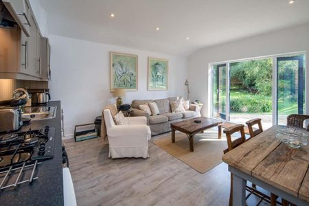 2 bedroom detached bungalow to rent - Photo 4