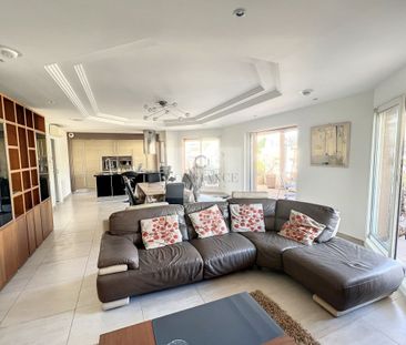 NICE GARIBALDI - PENTHOUSE - TERRASSE A LOUER T5 MEUBLE GARAGE - Photo 2