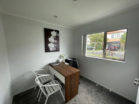 15 Maypark Crescent, Flat Bush, Auckland - Photo 2