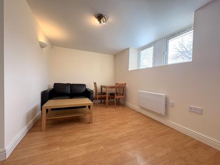 1 bedroom flat to rent - Photo 2