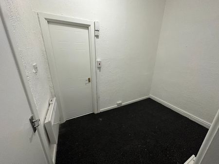 1 Bed Flat, Mexborough Avenue, LS7 - Photo 3