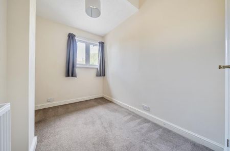 Hillier Road, Guildford, Surrey, GU1 - Photo 4