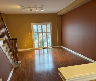 For Lease - 15 CHAPMAN Lane, Hamilton, Ontario - Photo 1