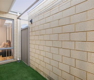 IDEAL FAMILY HOME (AVAILABLE FROM 5TH DECEMBER) - Photo 6