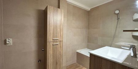 Appartement te huur in Elsene voor € 1.000 met 1 slaapkamer - Foto 3