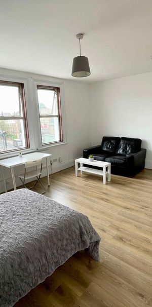 Large Room Available - N4 - Finsbury Park - Photo 1