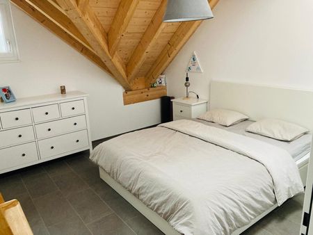 Bright and spacious 4.5 room penthouse apartment in a central location - Photo 3