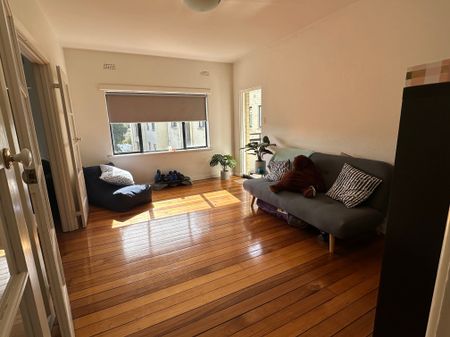 St Kilda East - Photo 2