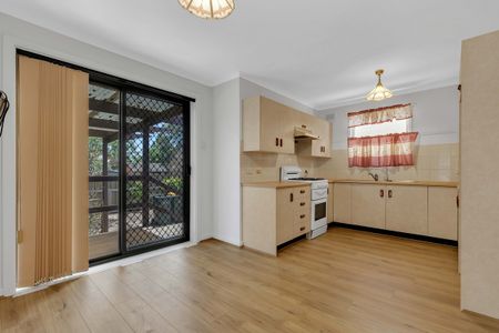 35 Mostyn Crescent, Salisbury East SA 5109 - Photo 2