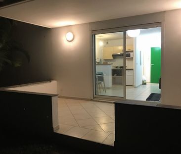 Location Appartement 2 pièces 41m² ST DENIS 97400 - Photo 3