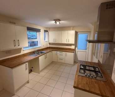 2 bedroom semi-detached house to rent - Photo 6