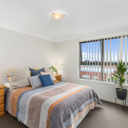 Central, Spacious & Convenient ! - Photo 3