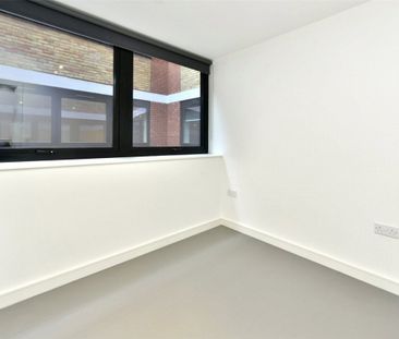High Road, N12, London - Photo 3