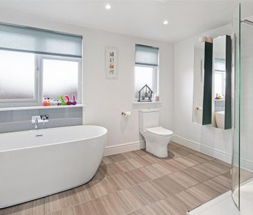 5 bedroom detached house to rent - Photo 4