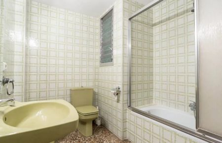 Calle Oriente, Valencia, Valencian Community 46006 - Photo 3