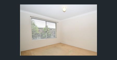 Spacious 4x2 Family Home - Prime Location! - Photo 5