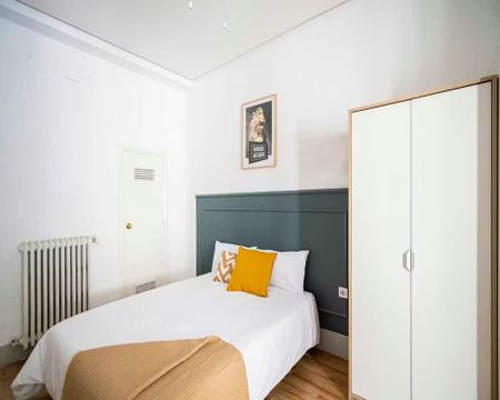 Calle de San Lorenzo, Madrid, Community of Madrid 28004 - Foto 4