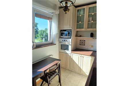 Mieszkanie z miejscem parkingowym i komórką - Фото 3