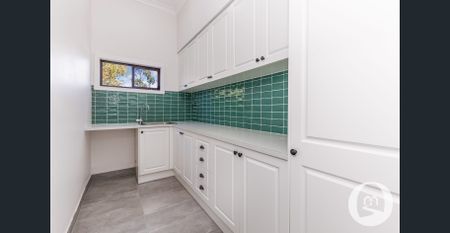 Charming Victorian Weatherboard, Fully Restored and Renovated - Photo 3