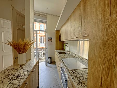 TOULOUSE - Saint-Etienne TOULOUSE - Spacieux T3 de 125.30 m² avec balcon et ascenseur, - Photo 4