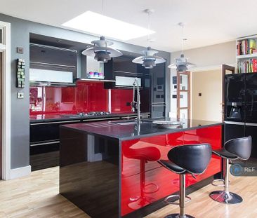3 bedroom flat to rent - Photo 6