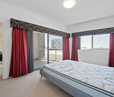 Modern Apartment Living in the Heart of Cockburn Central - Photo 5