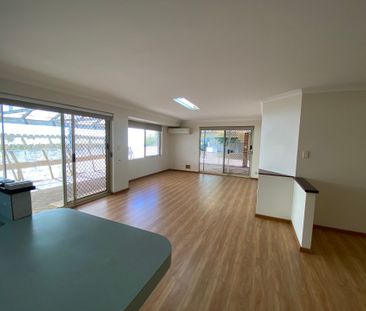 Spacious Home near the Beach - Photo 5