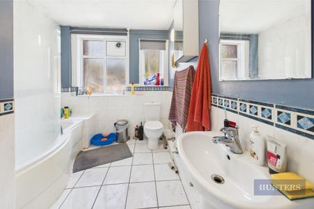 5 bedroom flat to rent - Photo 2