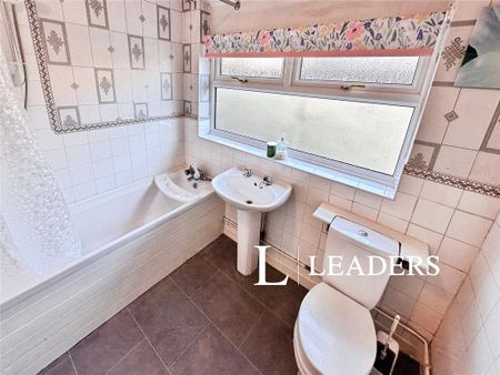 3 bedroom terraced house to rent - Photo 2