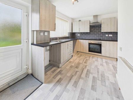 3 bedroom terraced house to rent - Photo 3