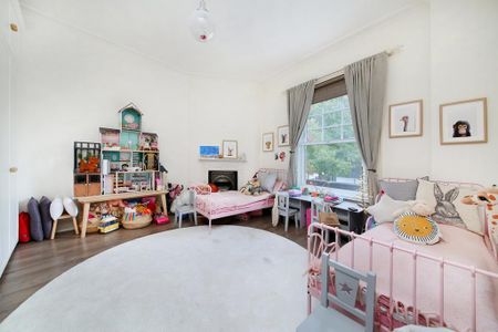 3 bedroom flat to rent - Photo 2