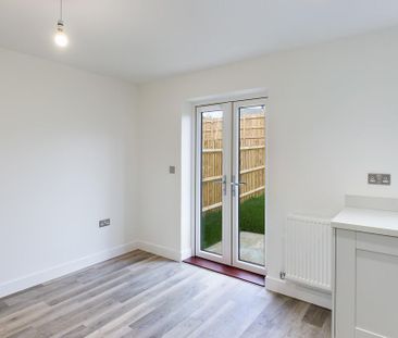 3 bedroom semi-detached house to rent - Photo 2