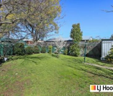 Charming 3-Bedroom Home with Modern Comforts - Photo 6