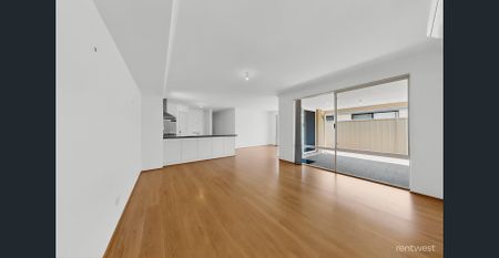 SPACIOUS HOME IN A GREAT LOCATION - Photo 4