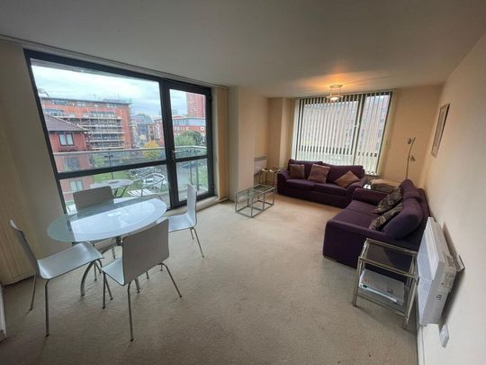 2 bedroom flat to rent - Photo 1