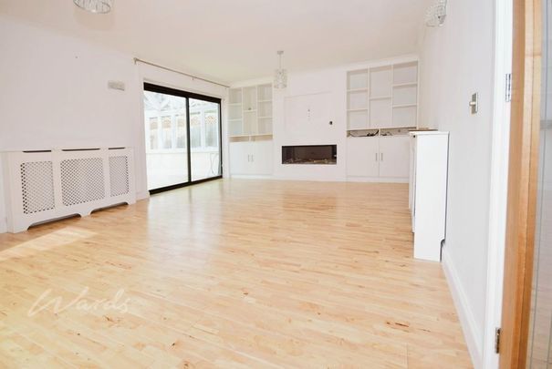 5 bedroom detached house to rent - Photo 1