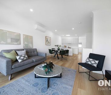 Modern Townhouse !! - Photo 1