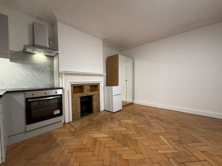 Studio Flat, Wendover Court, NW2 - Photo 5